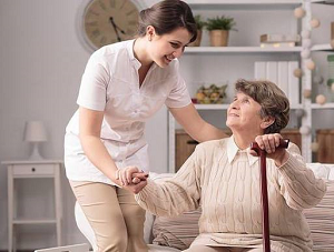 هزینه پرستار سالمند در منزل چقدر است؟